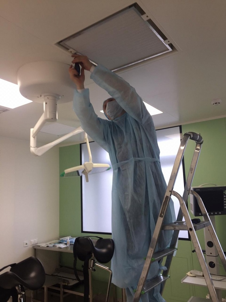 Замена воздушных фильтров системы вентиляции чистого помещения